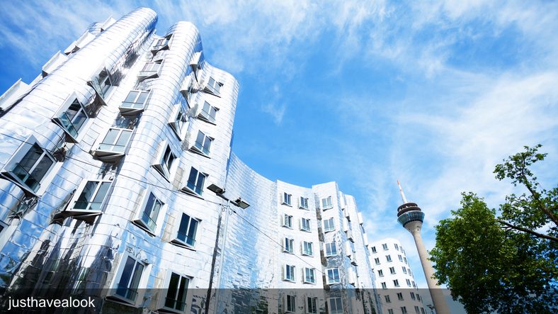 Audiotour Düsseldorf Highlights Tour Local in Düsseldorf