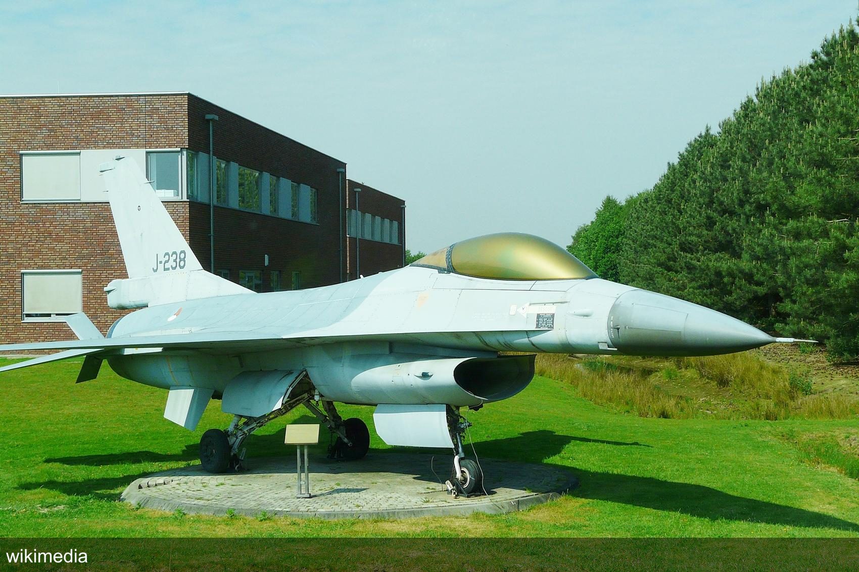 Audiotour Aircraft legends in Eindhoven