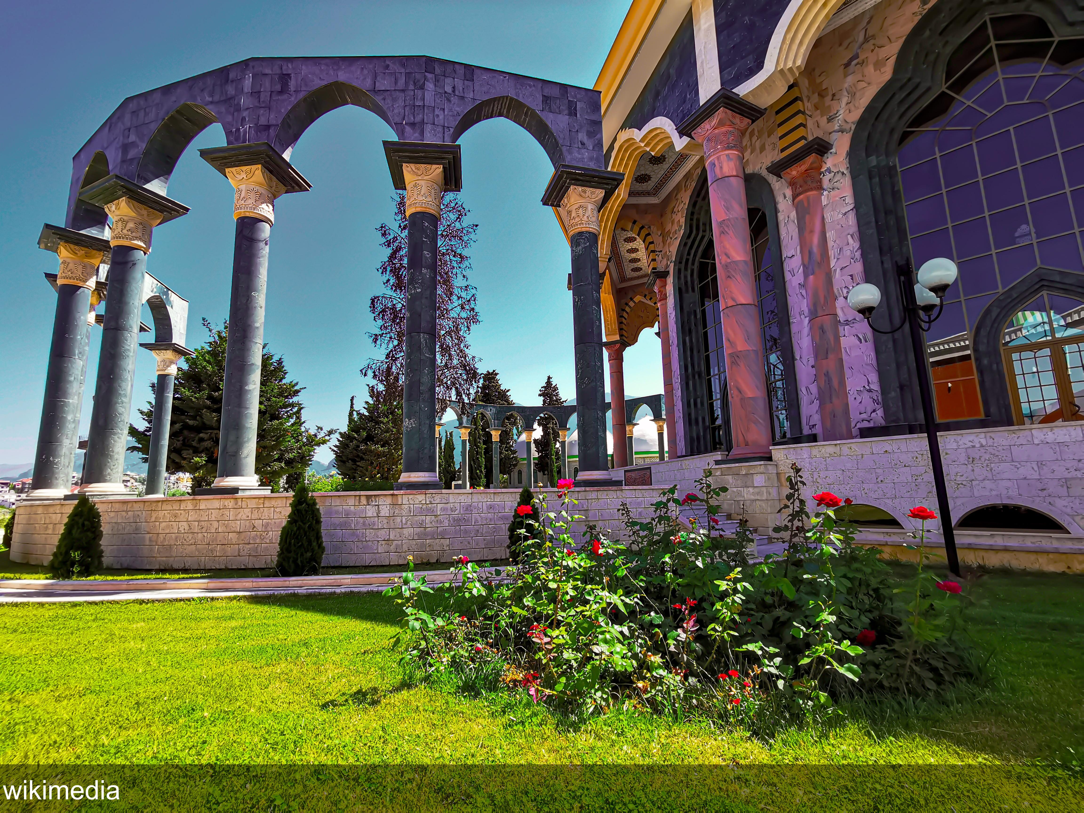 Audiotour History & Faith in Tirana in Tirana